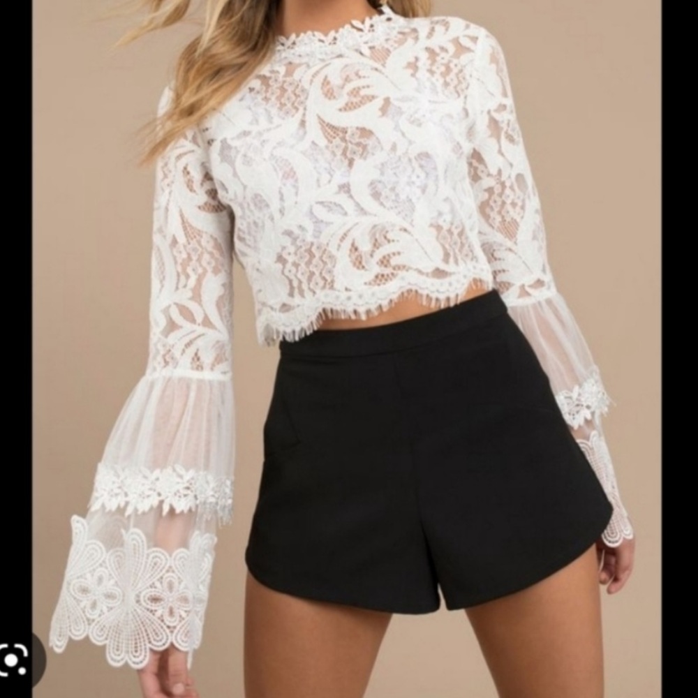 Chelsea lace bell sleeve blouse XS brand new - white with zipper back from Honey